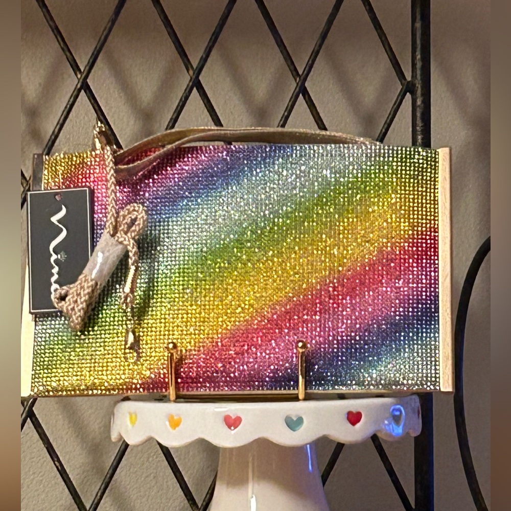 “Nina” Wristlet Clutch Nwt